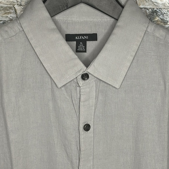 🔥🔥Alfani Men Button Size: XL🔥🔥 - Picture 2 of 11